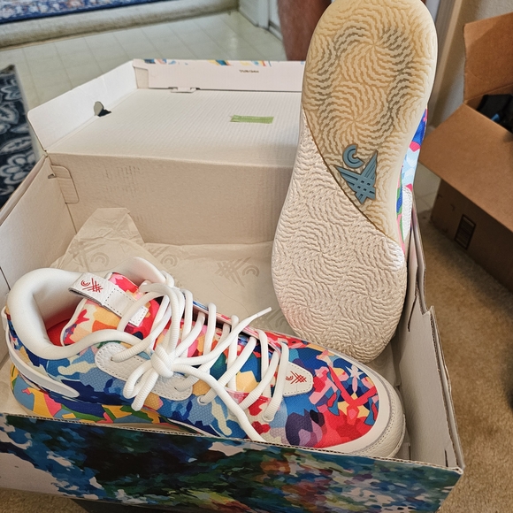 Colorful Athletic Men's Sneakers - Picture 5 of 9